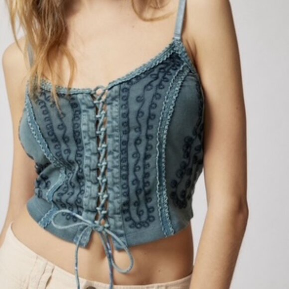 NWT Urban Outfitters Melody Embroidered Lace-Up Cami Size M - Picture 1 of 10
